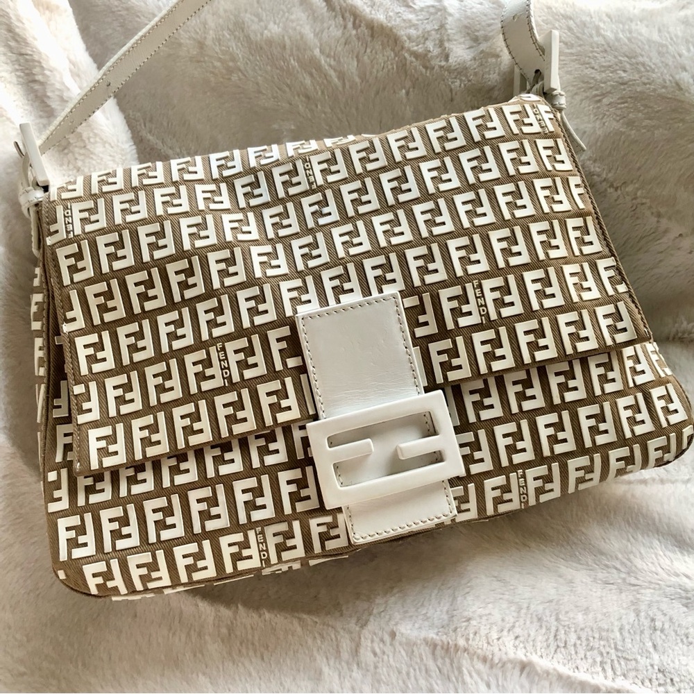 Fendi Rare Mamma Forever Rubberized Logo Bag - Picture 2 of 15